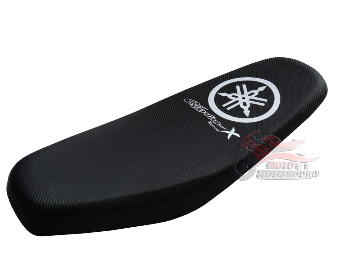 ΣΕΛΑ ΚΑΡΜΠΟΝ ΜΕ ΣΗΜΑ ΤΗΣ YAMAHA ΑΣΠΡΟ ΡΑΦΤΟ CRYPTON X